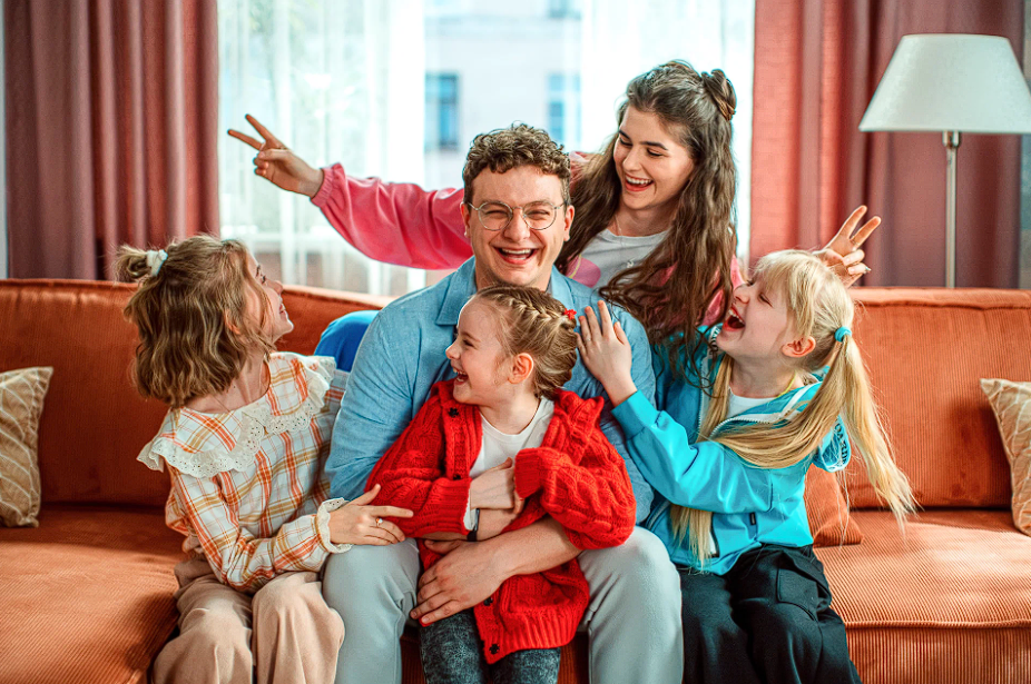 Кадр из сериала «Папины дочки. Новые», 2023-2024, Россия | kinopoisk.ru 