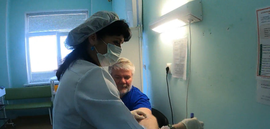 Вакцинацию против клещевого энцефалита во Владивостоке активно активно проходят дачники, грибники