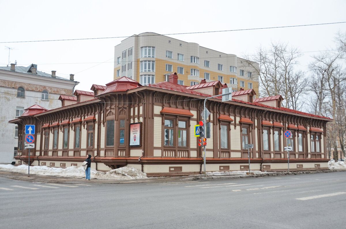 172-летний деревянный особняк английского негоцианта в русском городе: как  выглядит усадьба Ренни и что в ней теперь | Путешествия по городам и весям  | Дзен