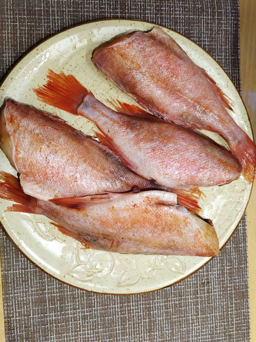 Купила окушков охлажденных. 