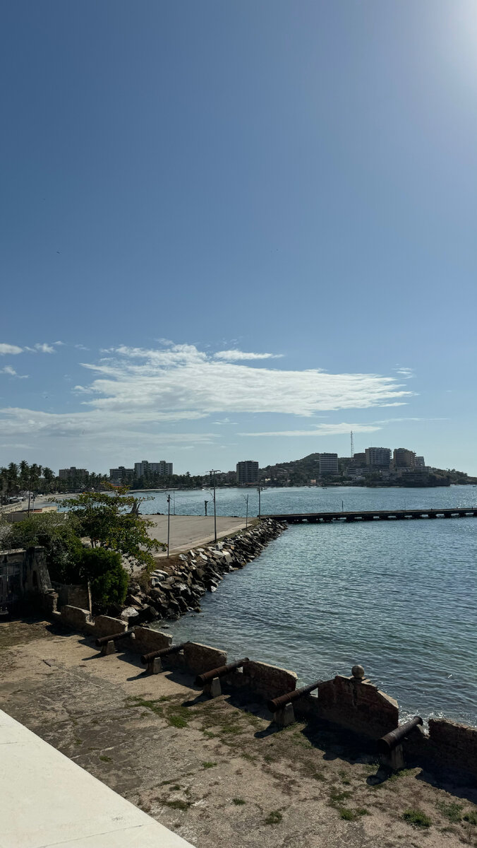 Вид на город и море с крепости San Carlos de Borromeo