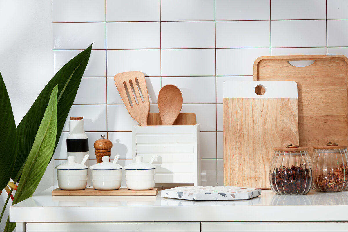 Новоселье — прекрасный повод встретиться с родными, друзьями и разделить с ними праздник. Что подарить на новоселье?