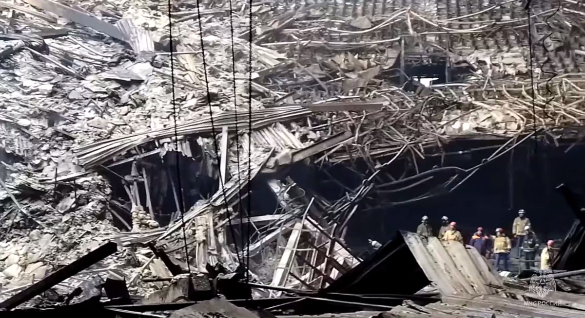 Последствия теракта. Фото: стоп-кадр видео МЧС России