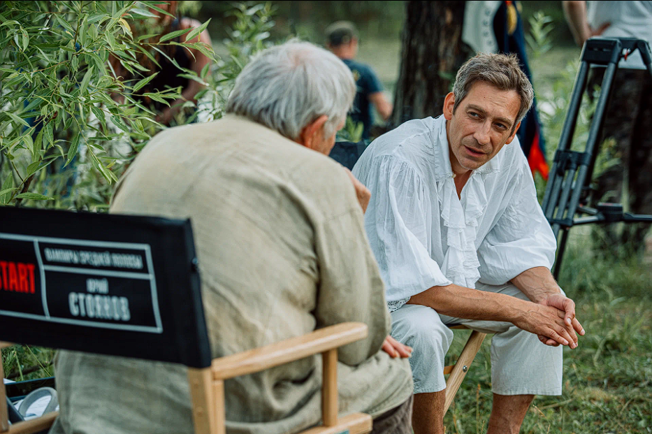 Артем Ткаченко | Кадр со съемок сериала «Вампиры средней полосы», 2021, Россия | kinopoisk.ru