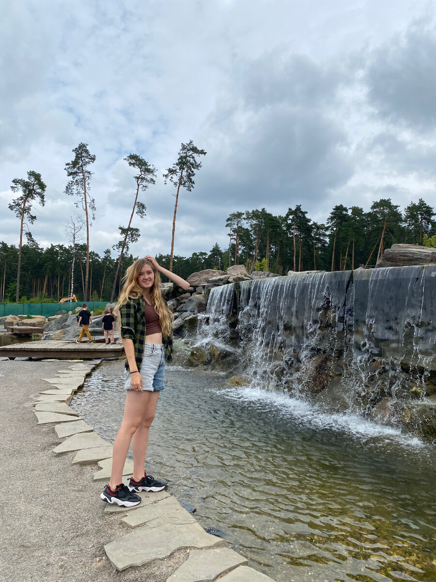 Водопад в парке Малевича
