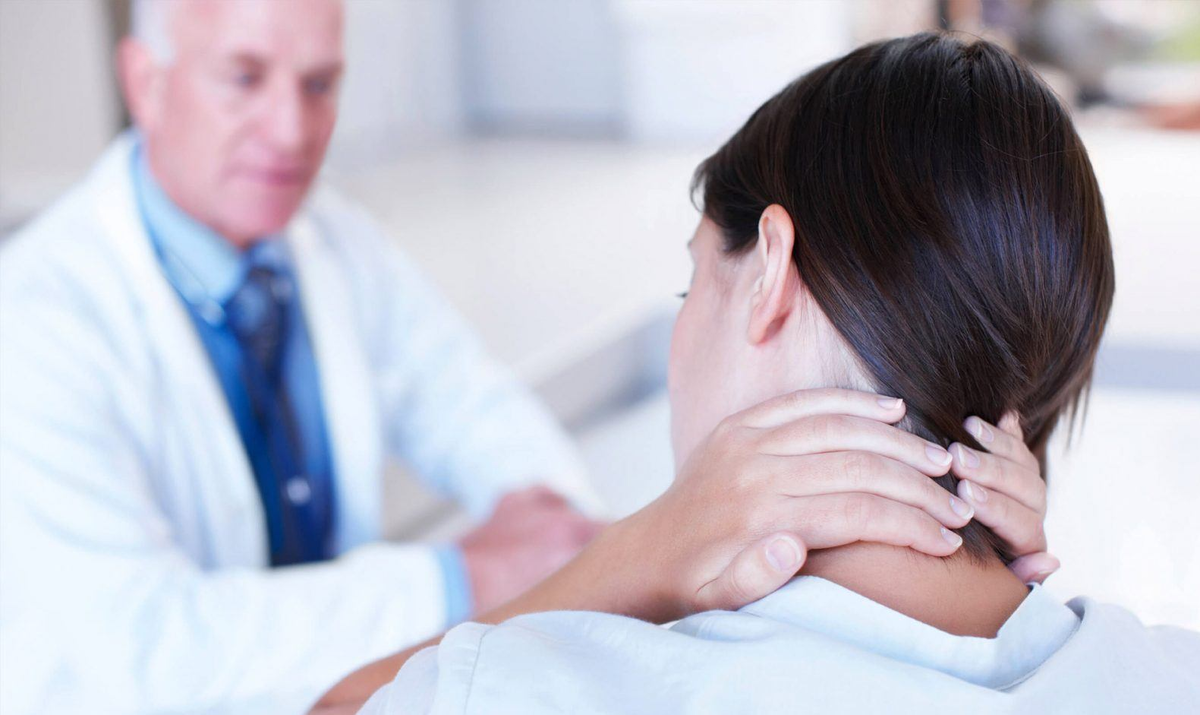  В этой статье представлены пять распространенных причин болей в шее и их лечение, а также общие симптомы, которые помогут их идентифицировать. 1.