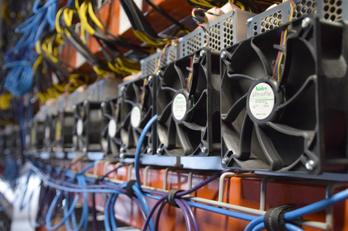    В Дагестане возбуждено дело по факту хищения электроэнергии для майнинга