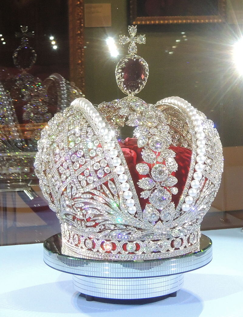 Современная реплика Большой Императорской короны. ФОТО: Shakko. Собственная работа, CC BY-SA 3.0, https://commons.wikimedia.org/w/index.php?curid=30819226