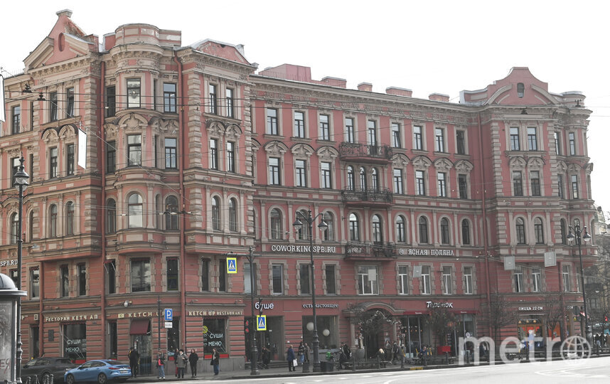    Дом Корзинина появился первым на площади Толстого и был доминантой архитектурного ансамбля здесь.Игорь Акимов