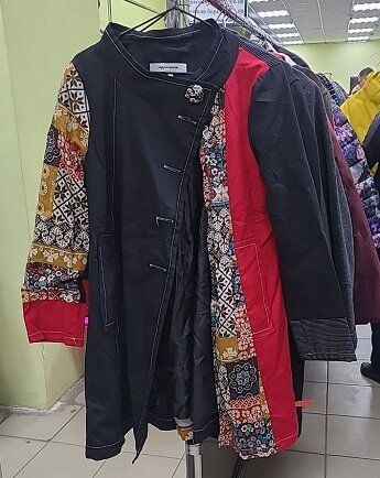 Плащ в стиле пэчворк, размер 46-48, цена, если правильно помню 2500 рублей