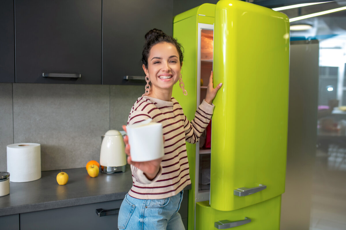 10 лучших узких холодильников