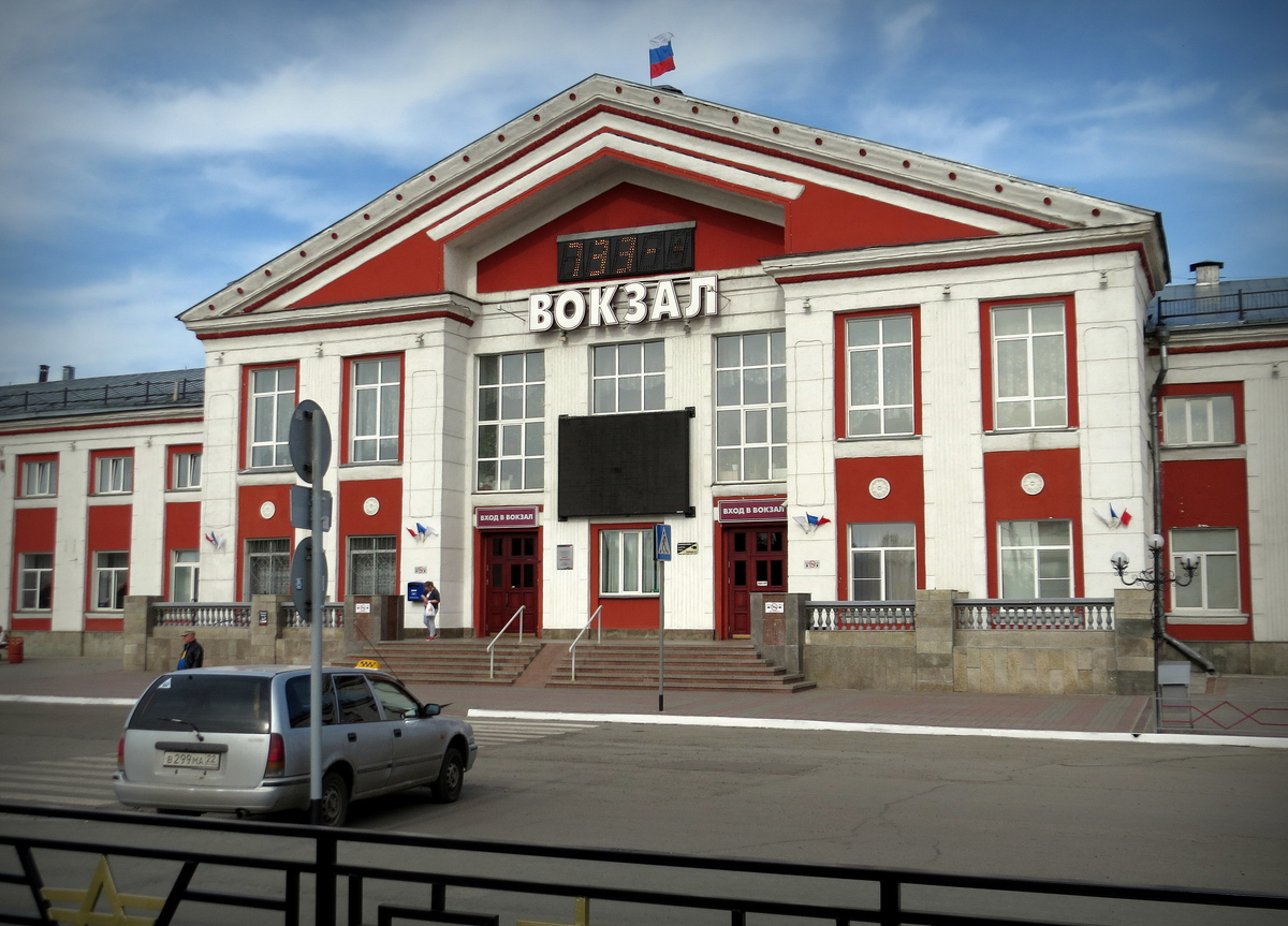 Железнодорожная 2 барнаул. Ж Д вокзал Барнаул. Вокзал Барнаул, Барнаул. Железнодорожная станция Барнаул. Алтайский край Барнаул вокзал
