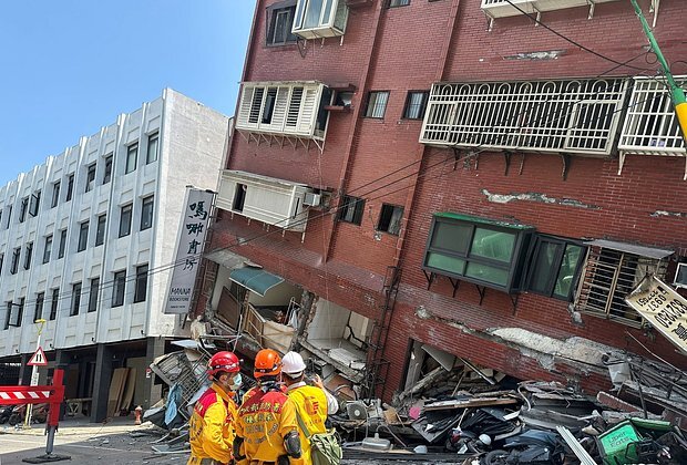    Фото: Taiwan National Fire Agency / Reuters