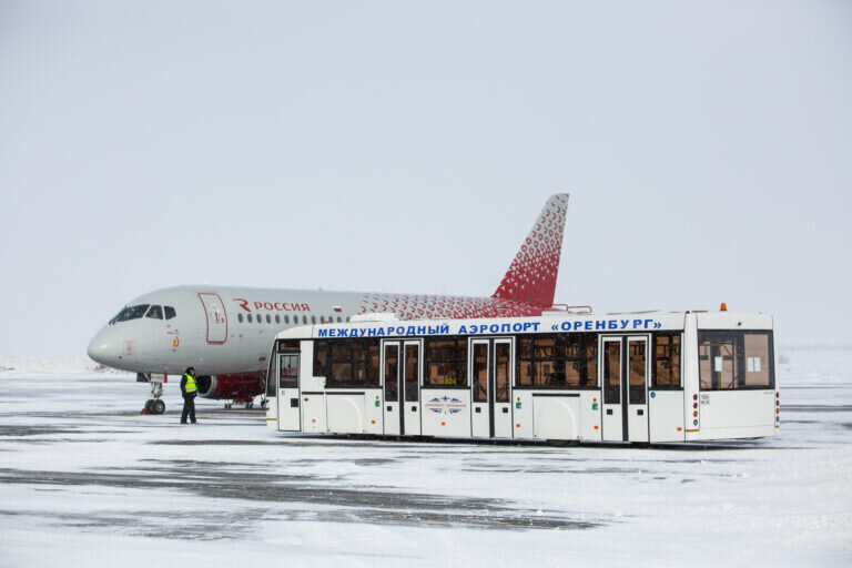    В аэропорту Оренбурга задержаны на вылет шесть авиарейсов Андрей Севостьянов