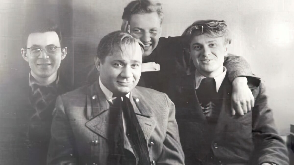 Евгений Леонов с коллегами