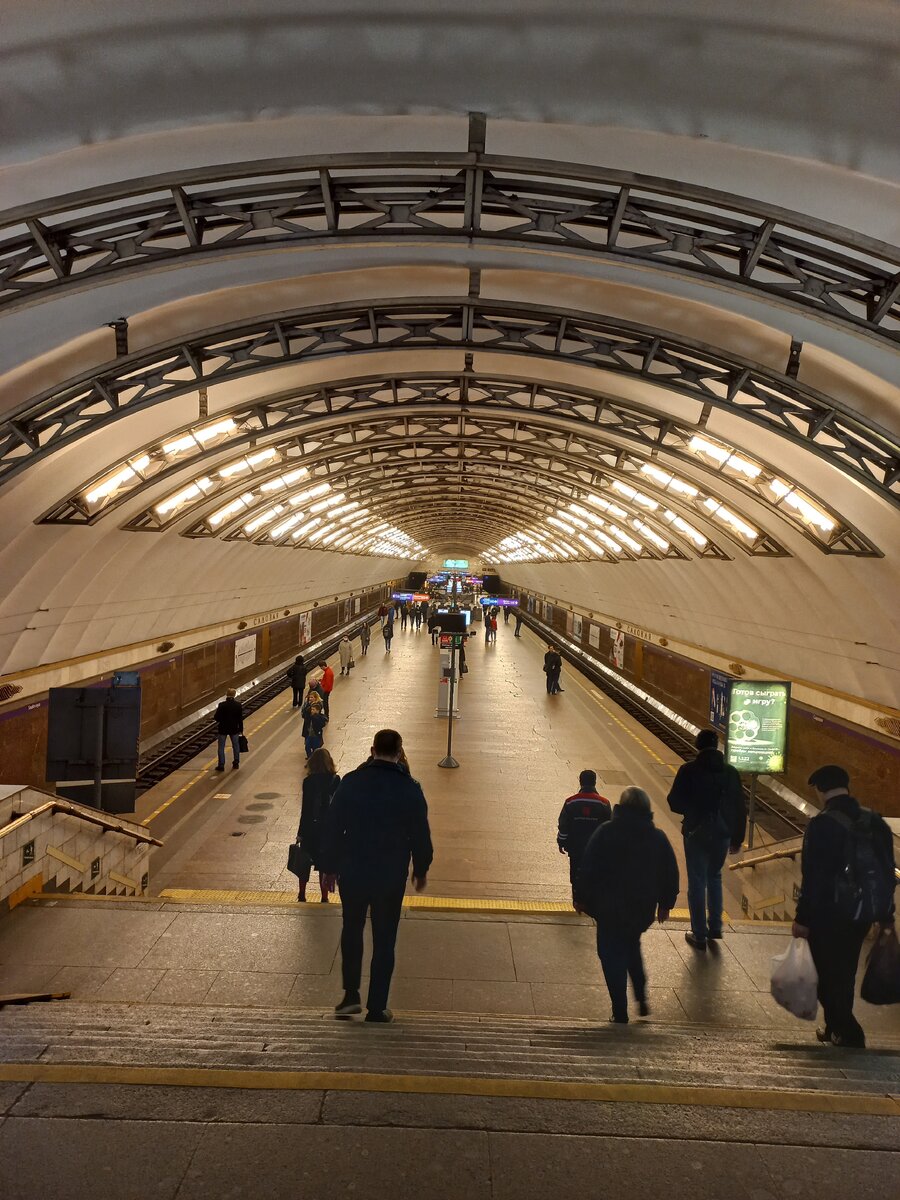 Станции метро «Садовая»