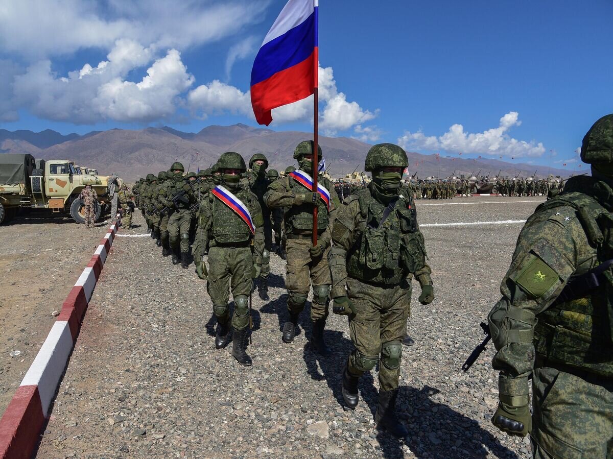 Военнослужащие во время учений ОДКБ "Нерушимое братство" на полигоне "Эдельвейс" в Иссык-Кульской области Киргизии© Sputnik / Владислав Ногай