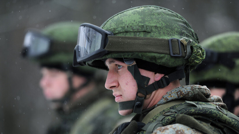     Военнослужащие демонстрируют боевую экипировку «Ратник» во время проведения учений на полигоне Алабино в Московской области РИА Новости Алексей Филиппов