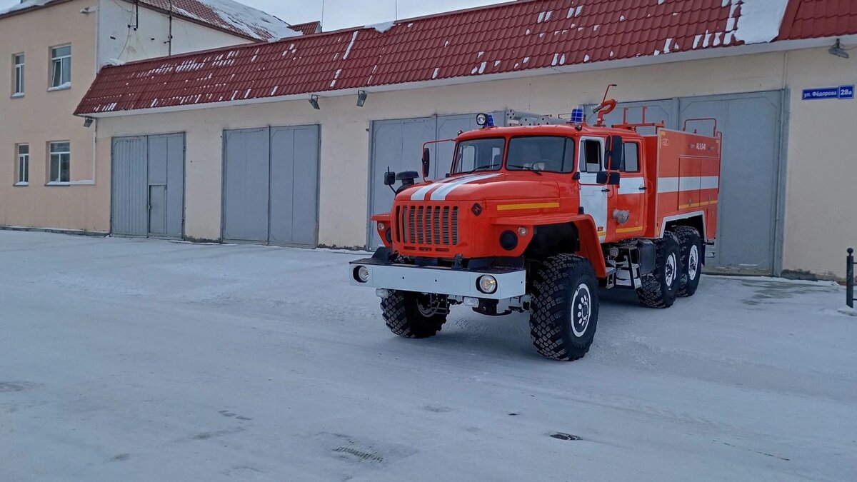 Спасатели из Ямальского района получили новые пожарные машины | Время  Новостей | Дзен