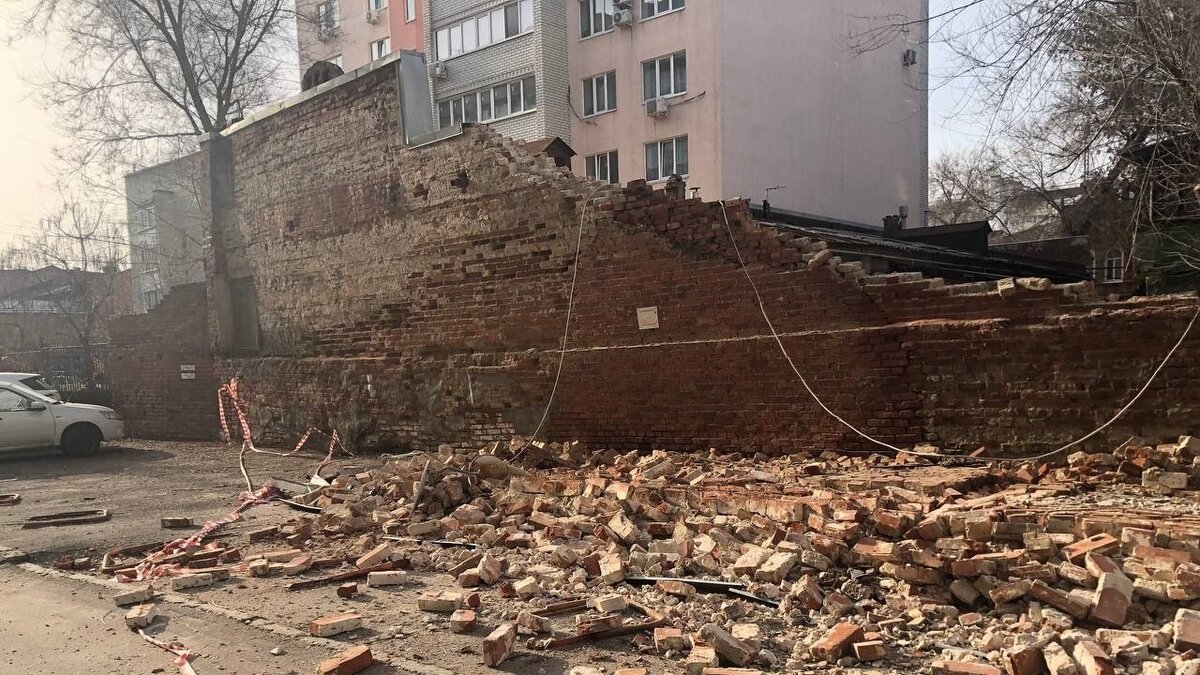    В Саратове ночью обрушилась стена дома на ЧелюскинцевНовости Саратова и области – Сетевое издание «Репортер64»