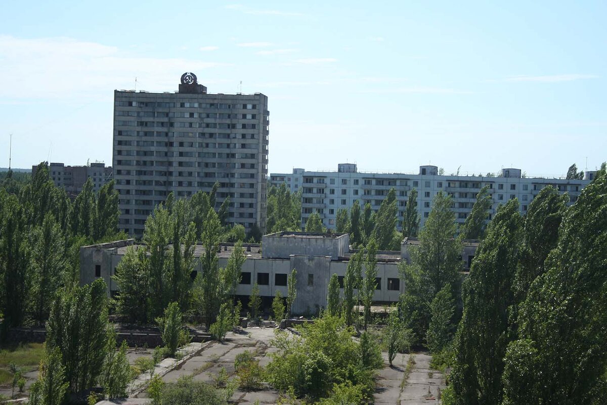 Вид с крыши вот этого здания - вон герб СССР видно