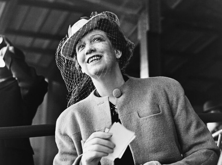 Настоящее имя Элизабет Арден - Флорес Найтингейл Грем. Источник maryclaire.ru