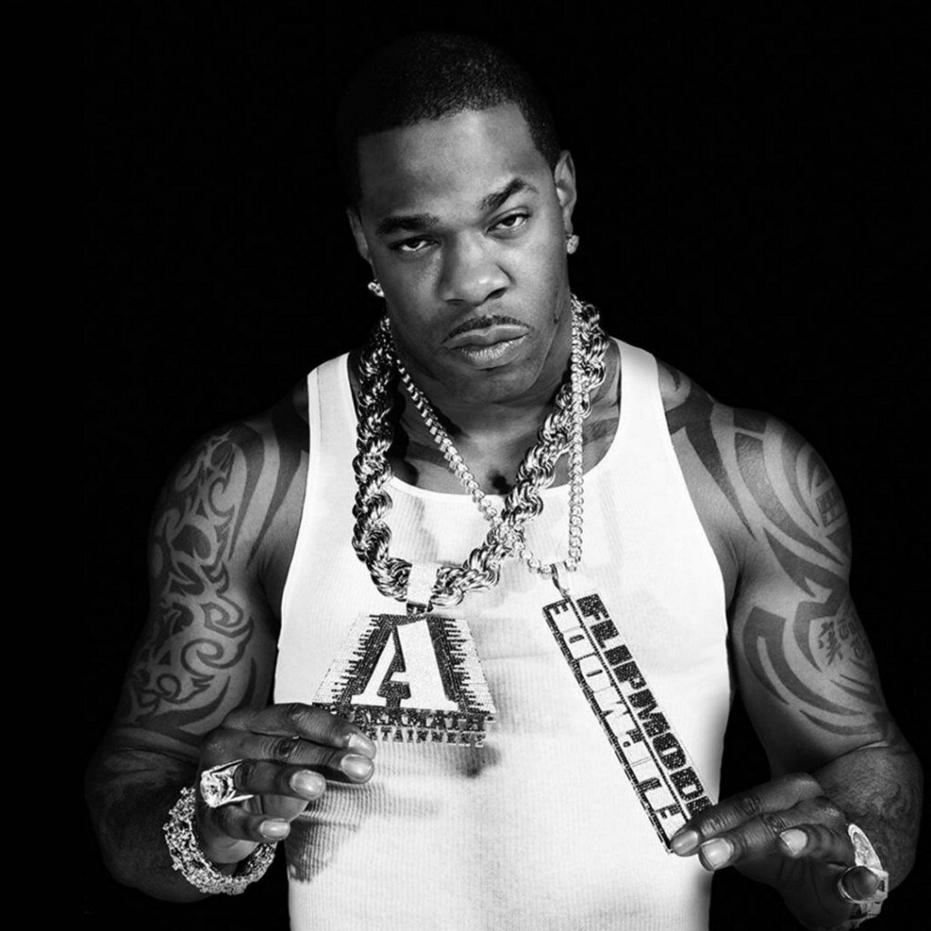 Баста раймс с женой. Busta rhymes logo. Busta rhymes "get out (maxi)". Busta rhyme перевод. Фото busta rhymes.