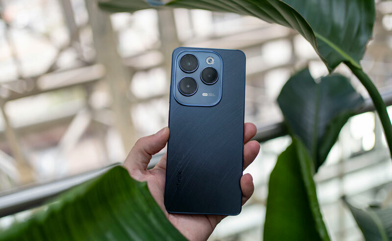 Смартфон Infinix HOT 40 Pro