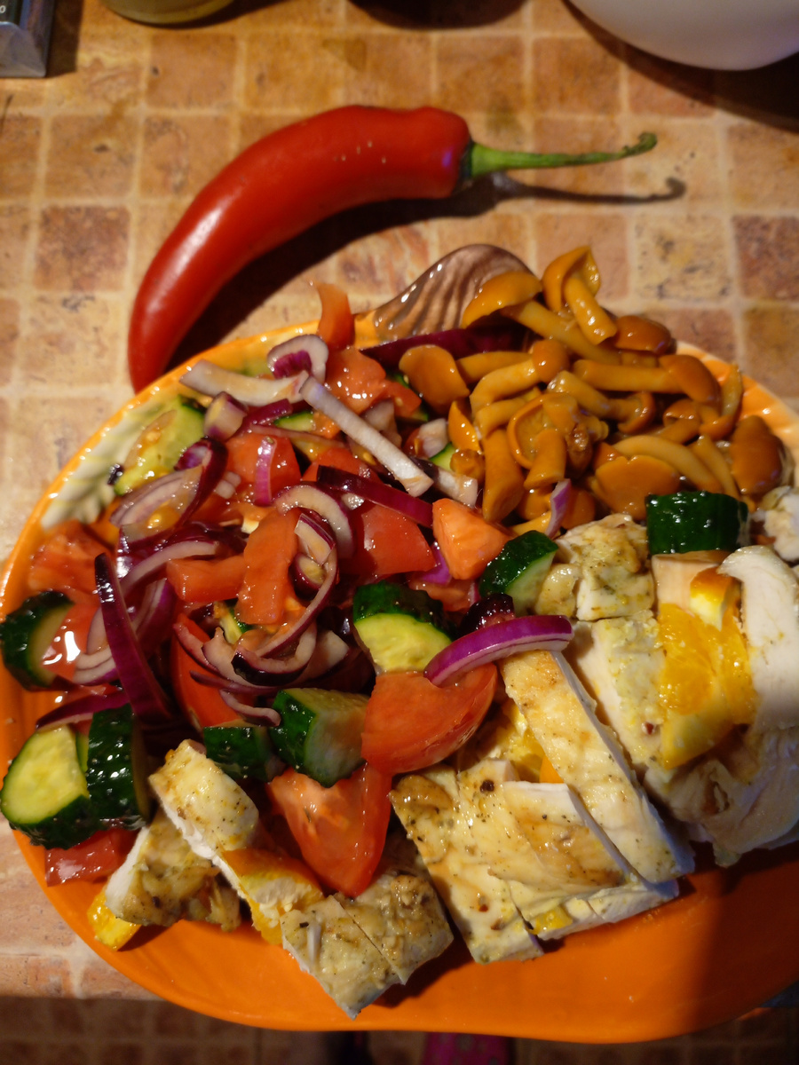 Чего-чего, а покушать я люблю 😁