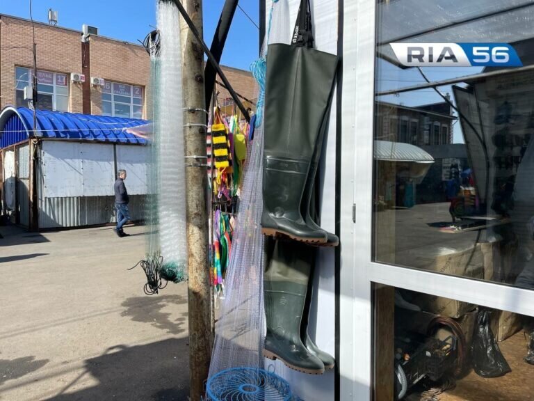    Сколько стоят резиновые сапоги в Оренбурге Белов Михаил Александрович