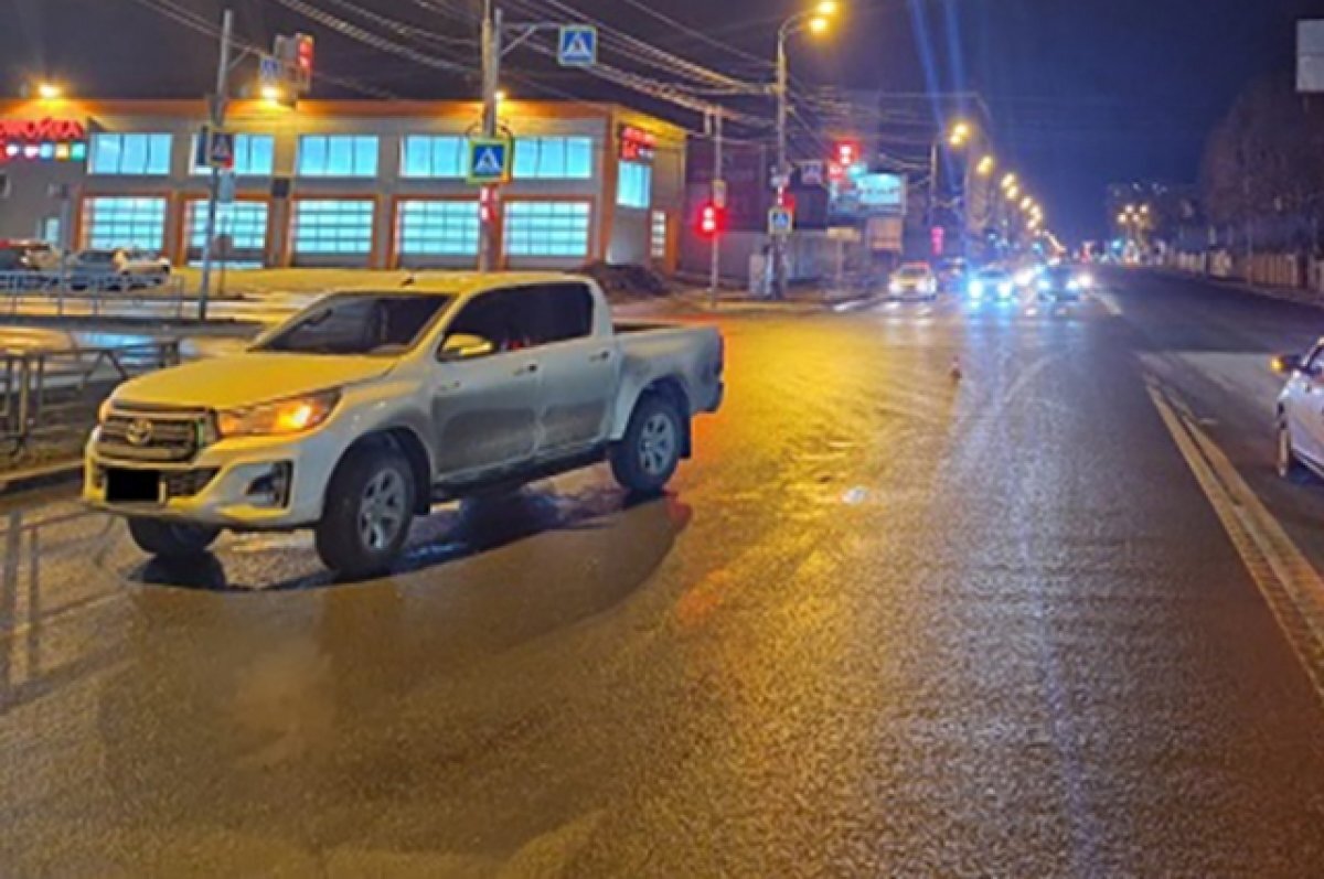    В Самаре на Мориса Тореза водитель пикапа «Тойота» покалечил женщину