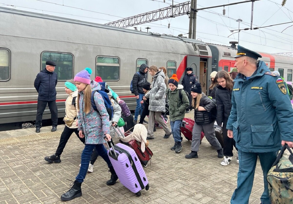 Детям улыбаемся и сразу пересчитываем!»: как в Нижегородской области  встречали юных жителей Белгорода | Нижегородская правда | Дзен