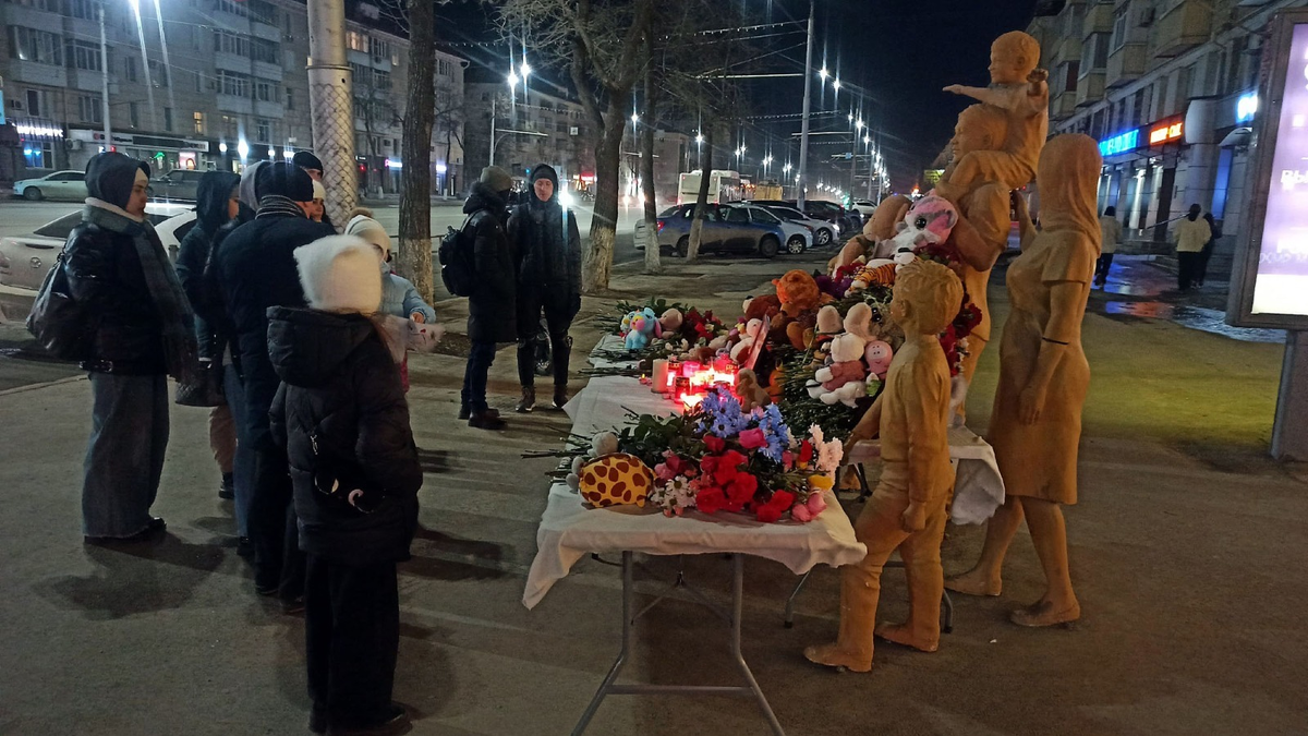Чудовищный теракт в Подмосковье заставил всю страну на многое взглянуть по-другому. Фото: Дмитрий ФАЙЗУЛЛИН