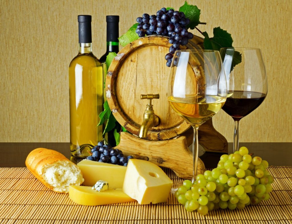 Мы подобрали специальный ТОП весенних вин, с которыми будет лучше всего встречать весеннюю пору