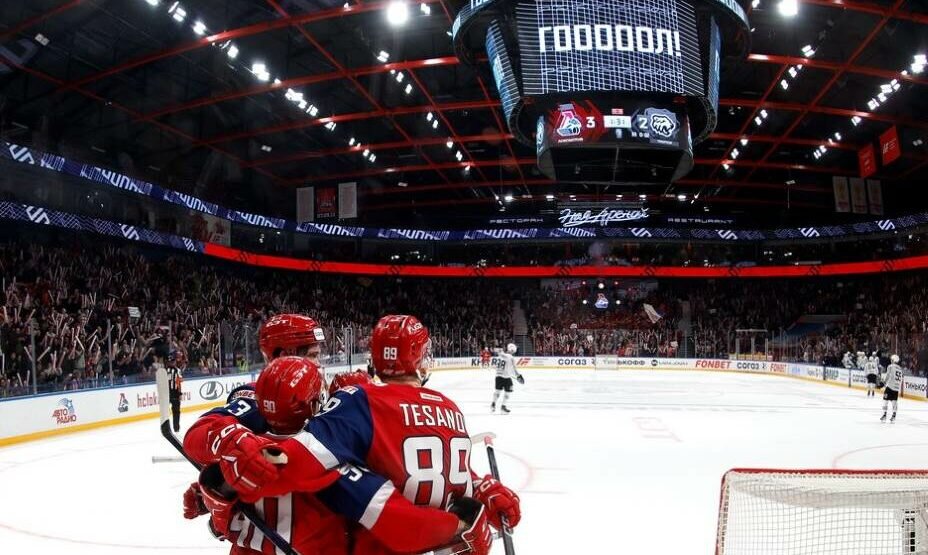    Победу «Локомотива» над «Трактором» в первом матче полуфинальной серии Кубка Гагарина-2024 болельщики не увидели. Фото: КХЛ