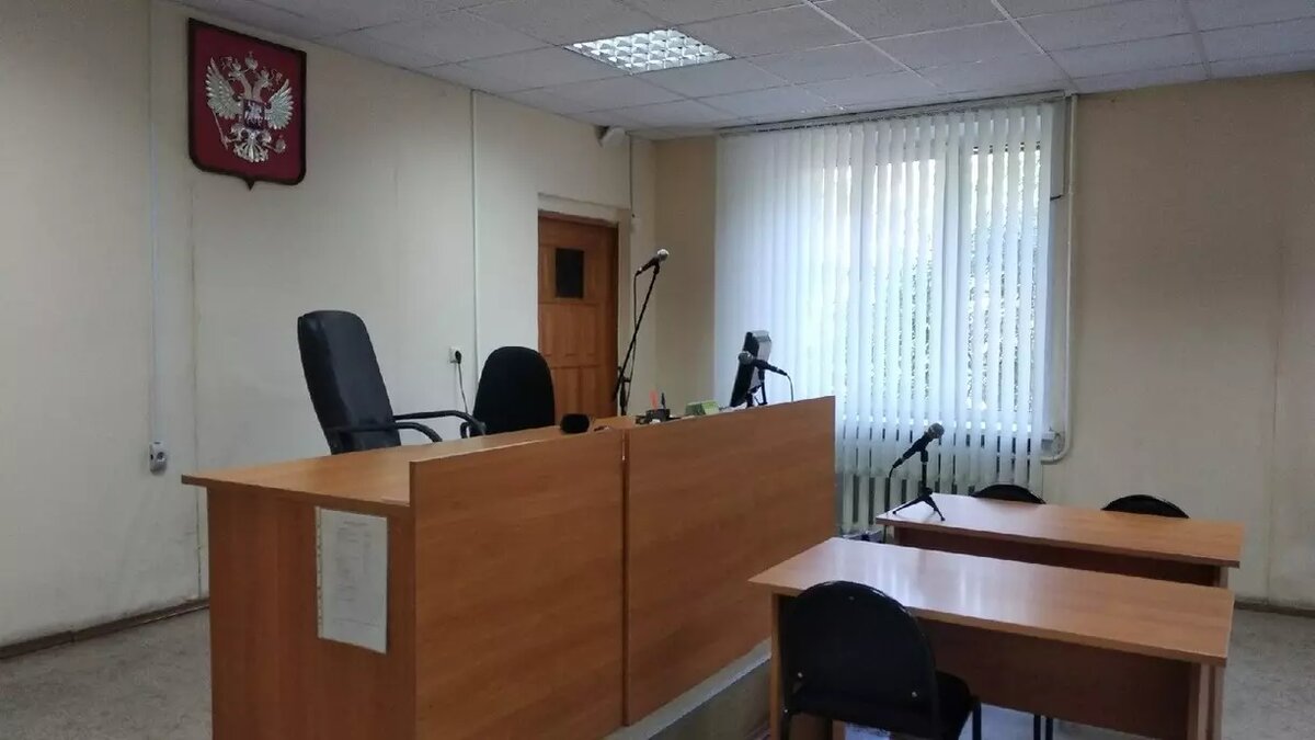     В суде Ижевска продолжают рассматривать уголовное дело в отношении подростка, обвиняемого в покушении на убийство одноклассника.
