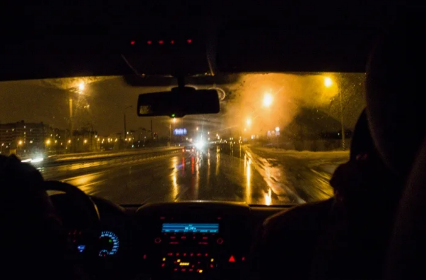 Поездка в такси в ночное время
