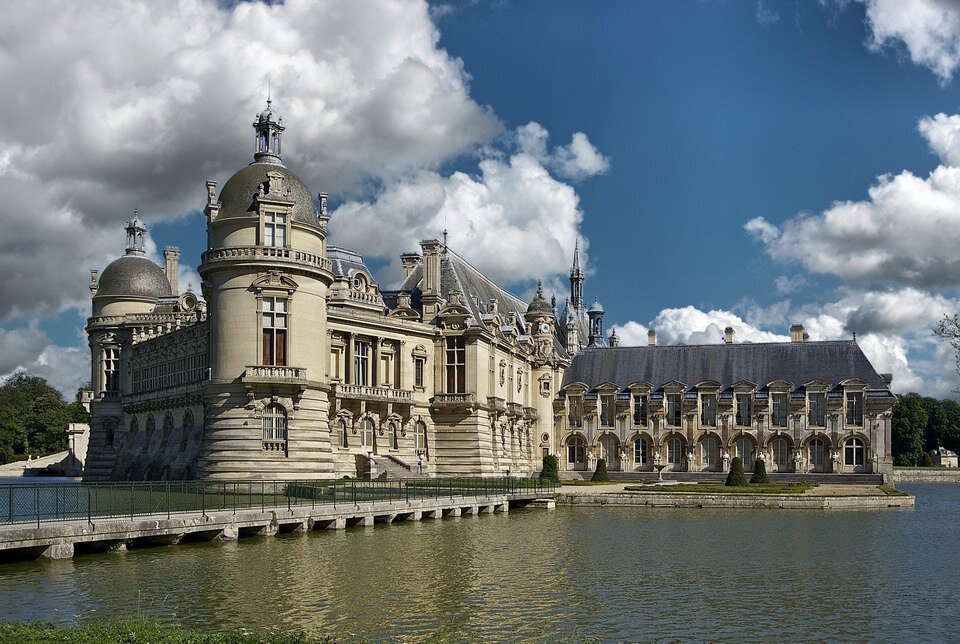 
Замок Шантийи