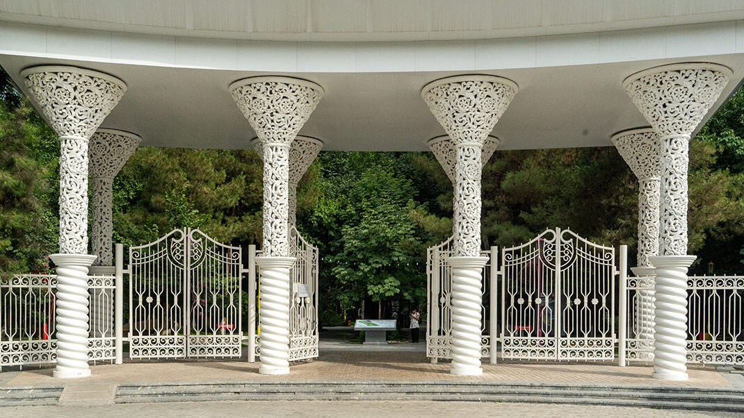 Вход со стороны метро