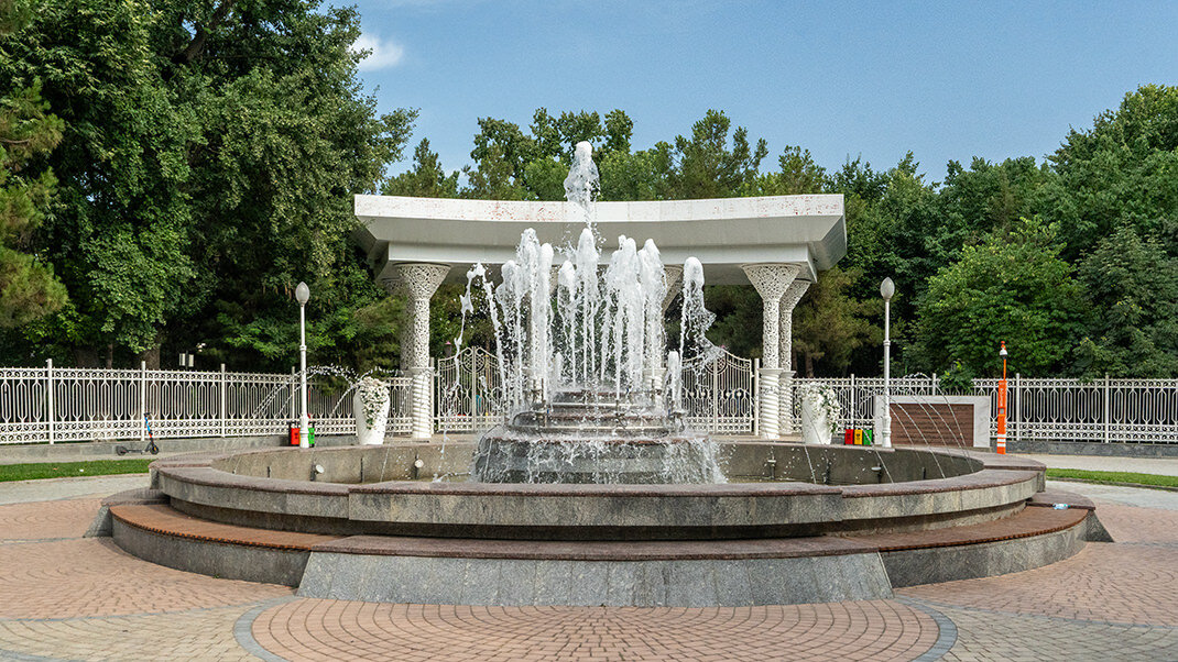Central Park (Центральный парк Мирзо Улугбека)