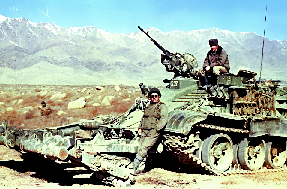 Боевая машина разминирования (БМР-2) в Афганистане.