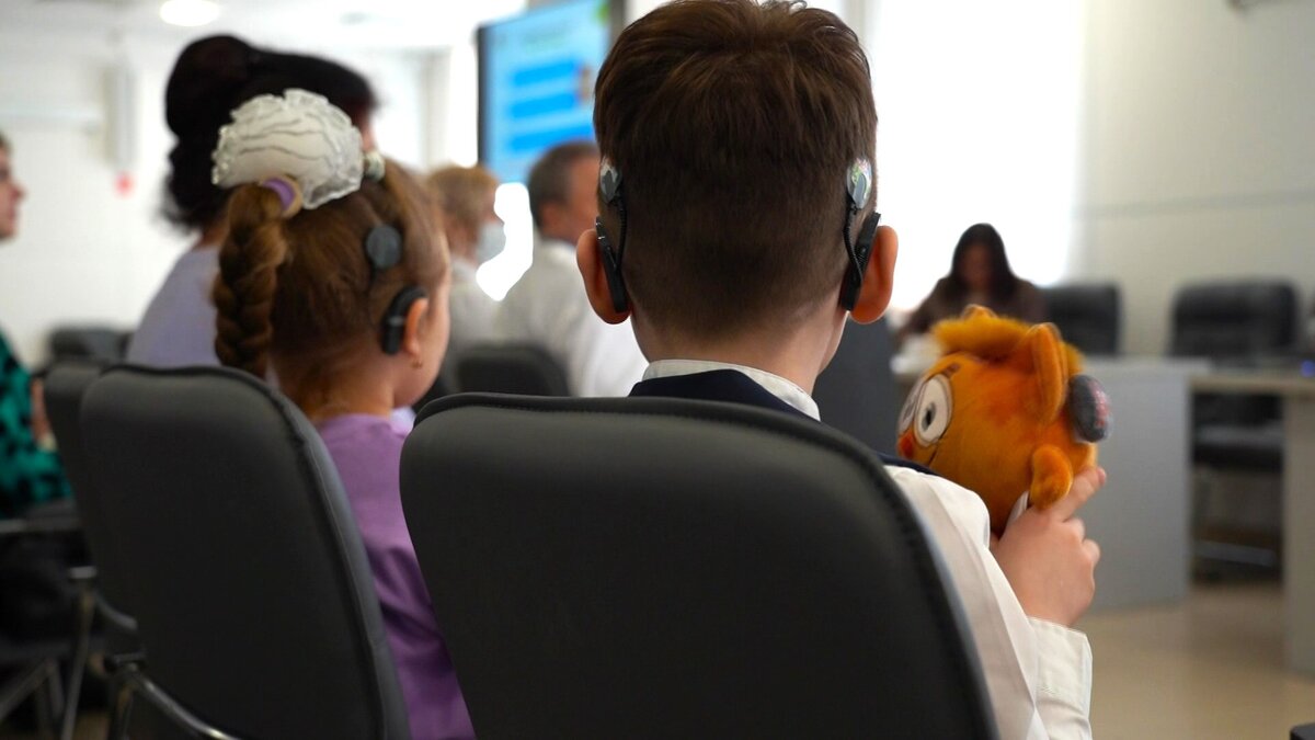    Около 300 человек в Югре живут с кохлеарными имплантами