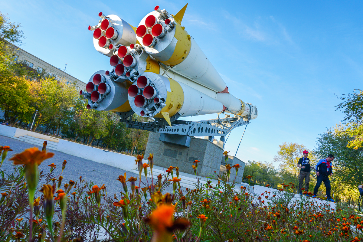 Макет ракеты-носителя "Союз" в натуральную величину в городе Байконыр