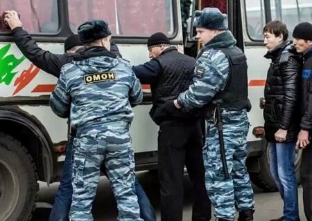    В МВД уточнили, кого из иностранцев не коснётся ограничение пребывания в России