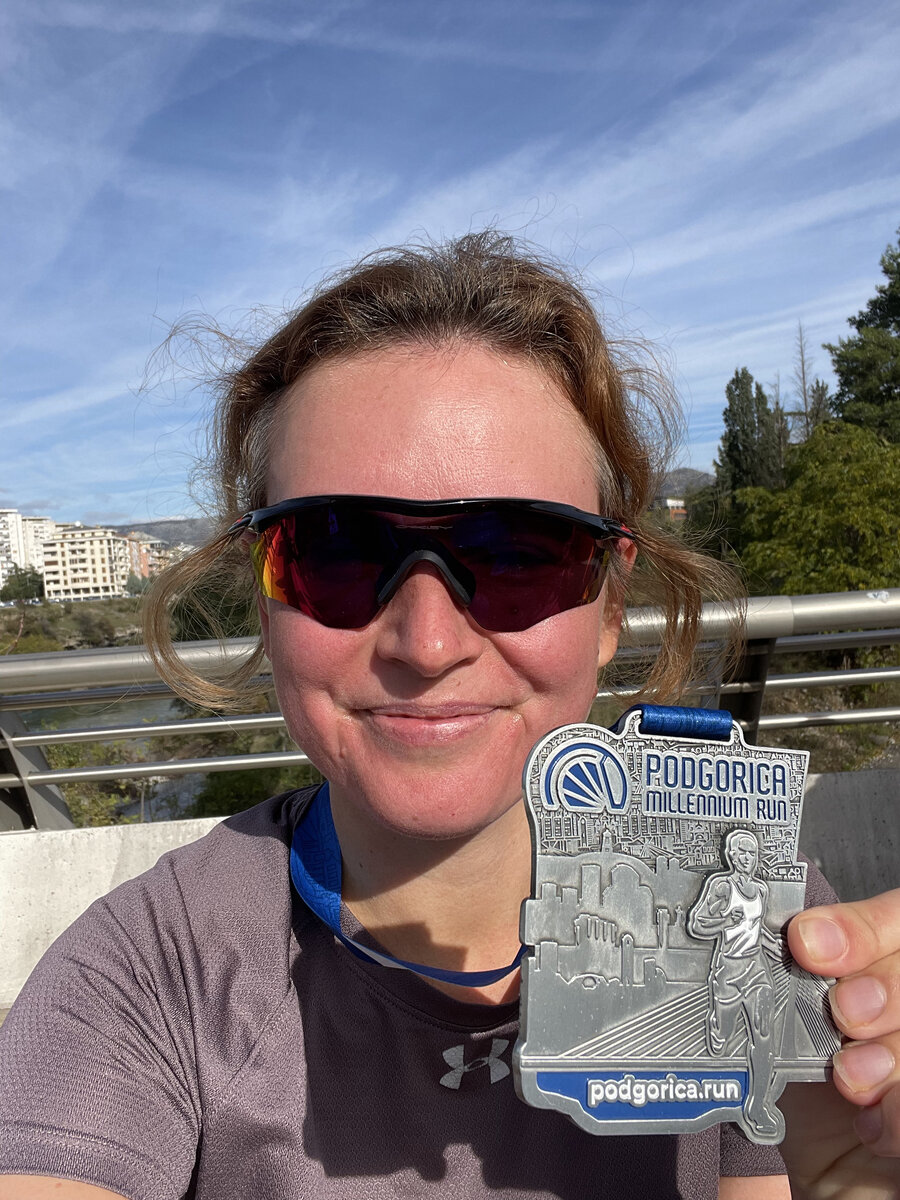 А вот моя хозяйка после забега Миллениум 2023, Подгорица