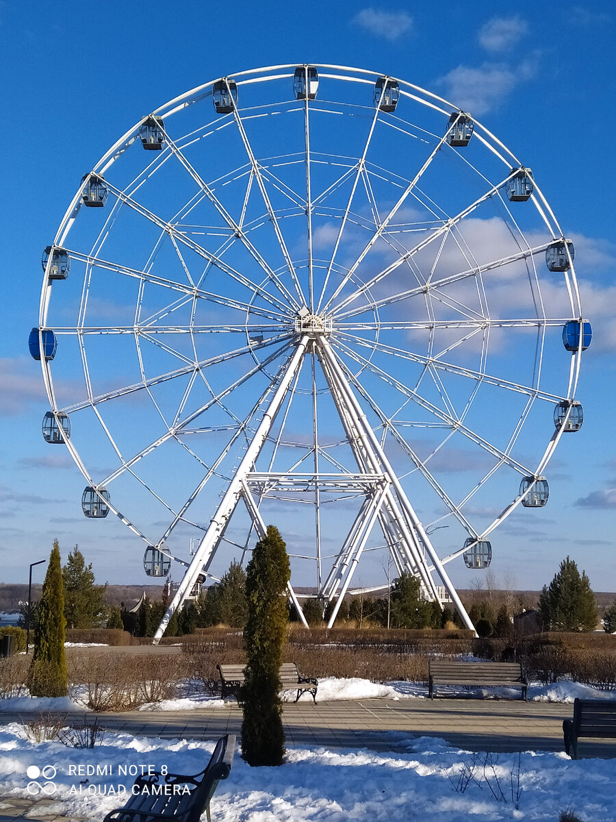 Подумал, что не буду вставлять скрины со студии. Так что ловите колесо обозрение! Фото понравилось, а куда вставить не придумал. Наверное, сюда будет в тему. 