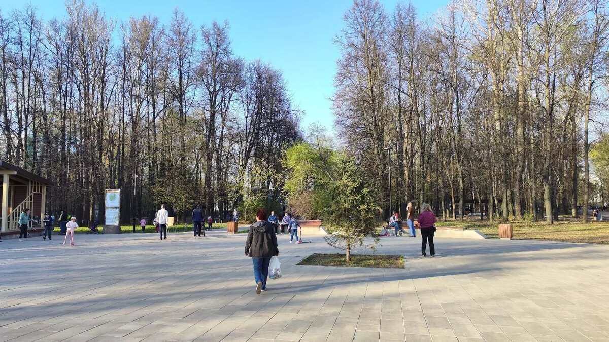     Начало апреля удивило нижегородцев рекордно теплой погодой. Но к концу первой рабочей недели месяца горожан ждет резкое похолодание. Об этом говорится в сообщении ФГБУ «Верхне-Волжское УГМС».