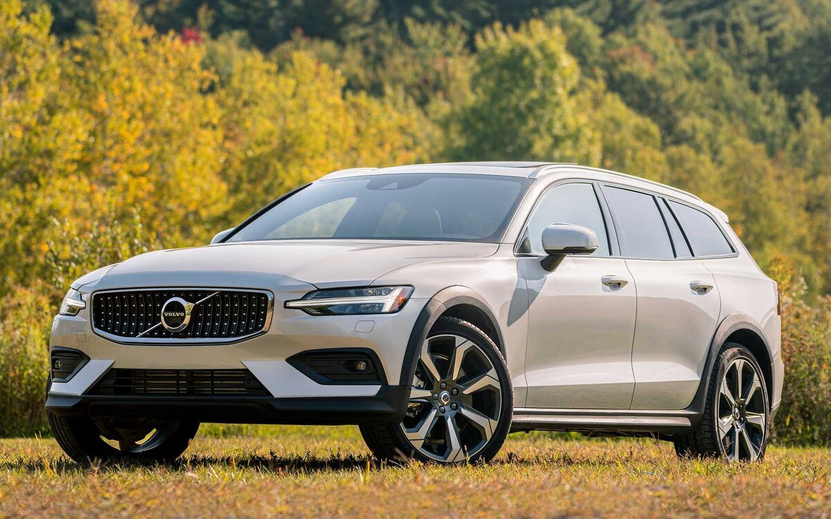 Volvo v60 характеристики. Вольво v60 Cross Country. Вольво v60 Cross Country 2021. Вольво универсал v60 Cross Country. Volvo v60 Cross Country 2020.