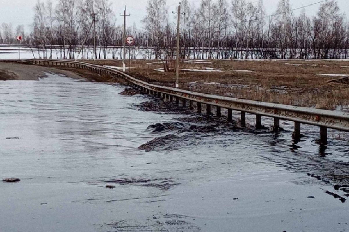    В Цильнинском районе затопило дорогу у села Покровское, движение закрыто