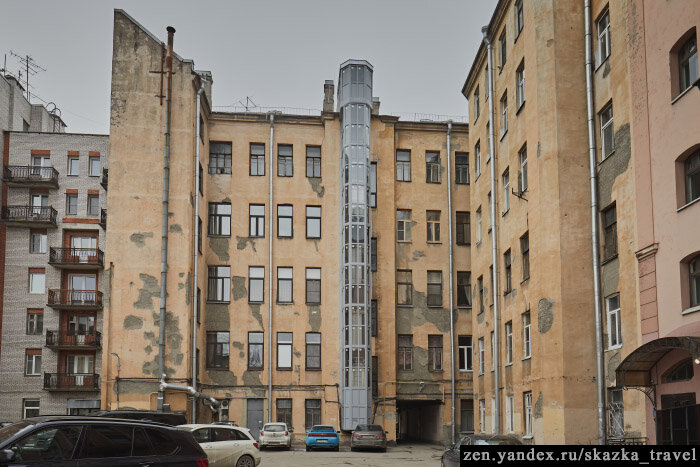 Типичный дворик